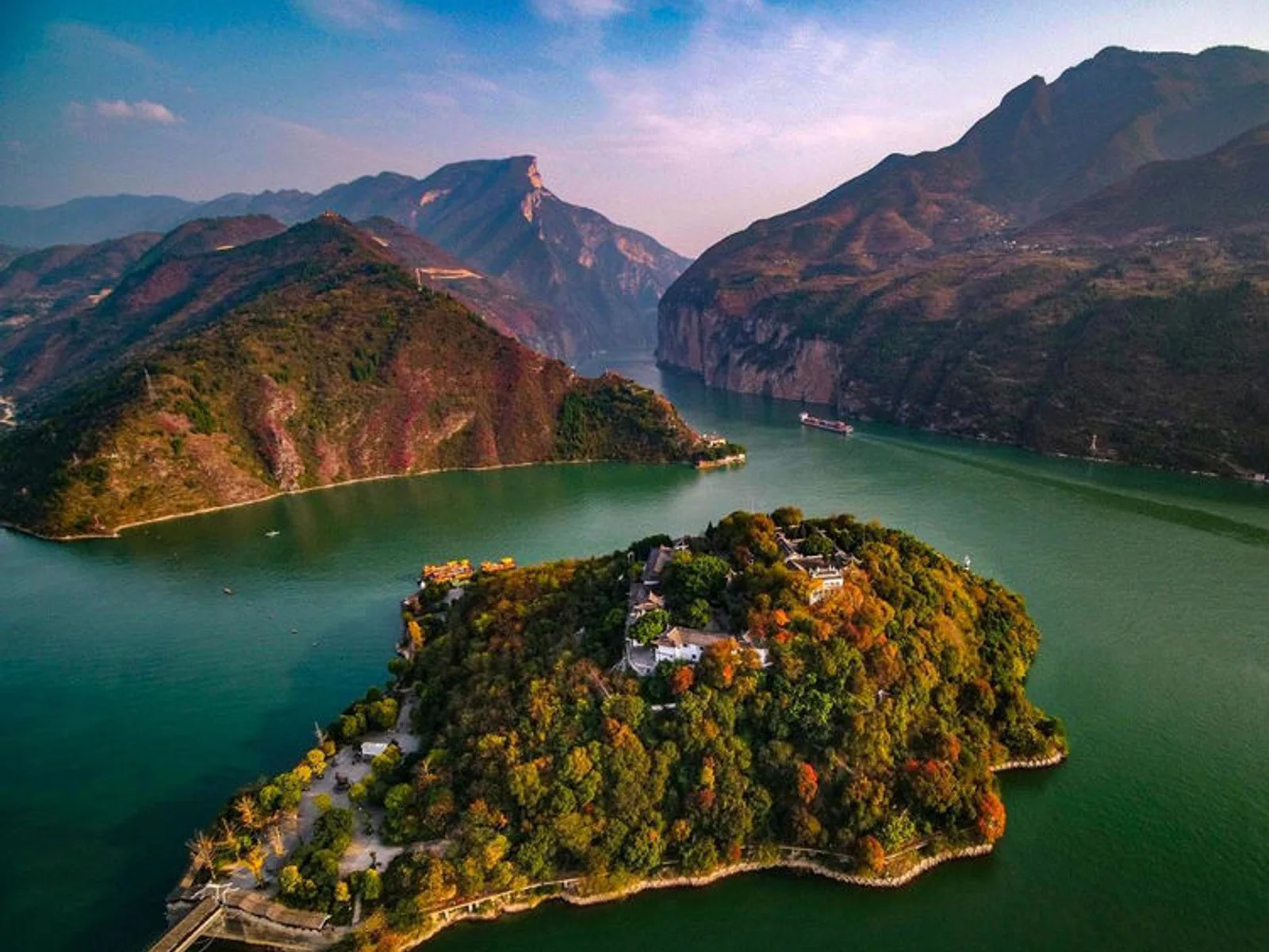 白帝城与瞿塘峡入口