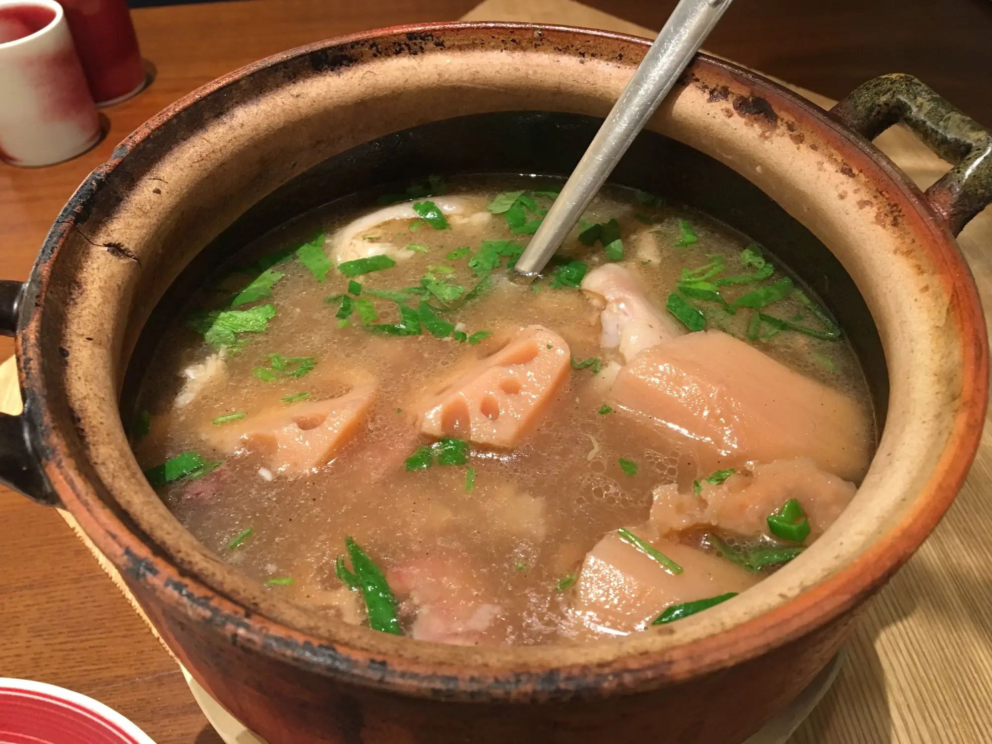 锅里煮着的粽子